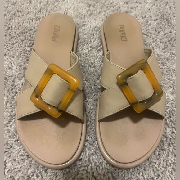 Olukai Women's Tan Slide Sandals With Tortishell Coloed Buckle - Picture 1 of 5